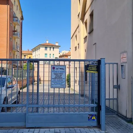 Apartment Fiorilli House - Fair District - Gratis Private Parking Bologna